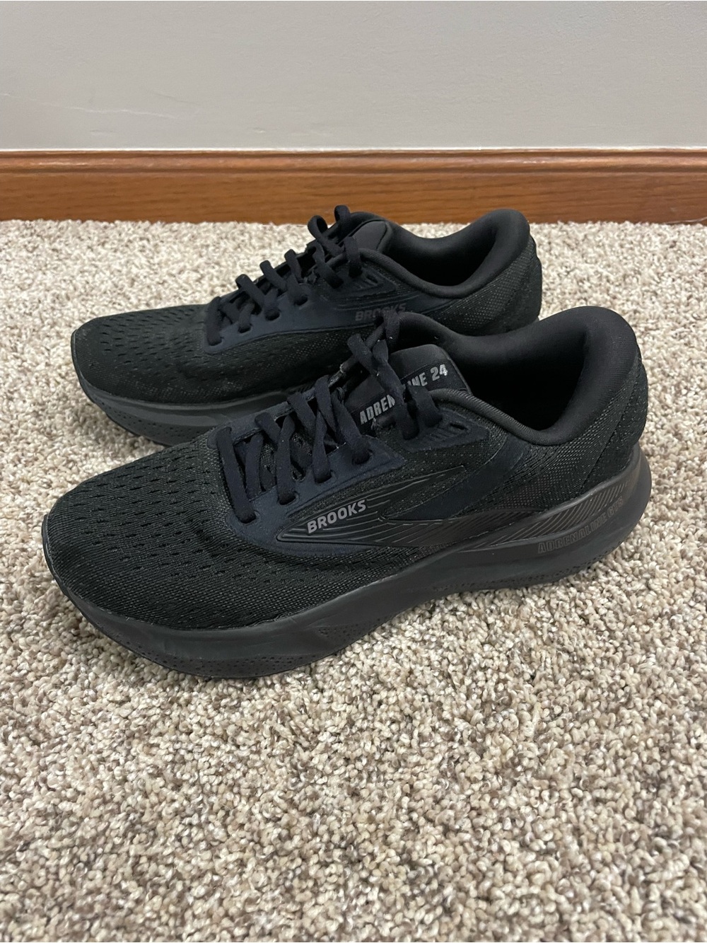 Brooks Adrenaline size 7.5 wide